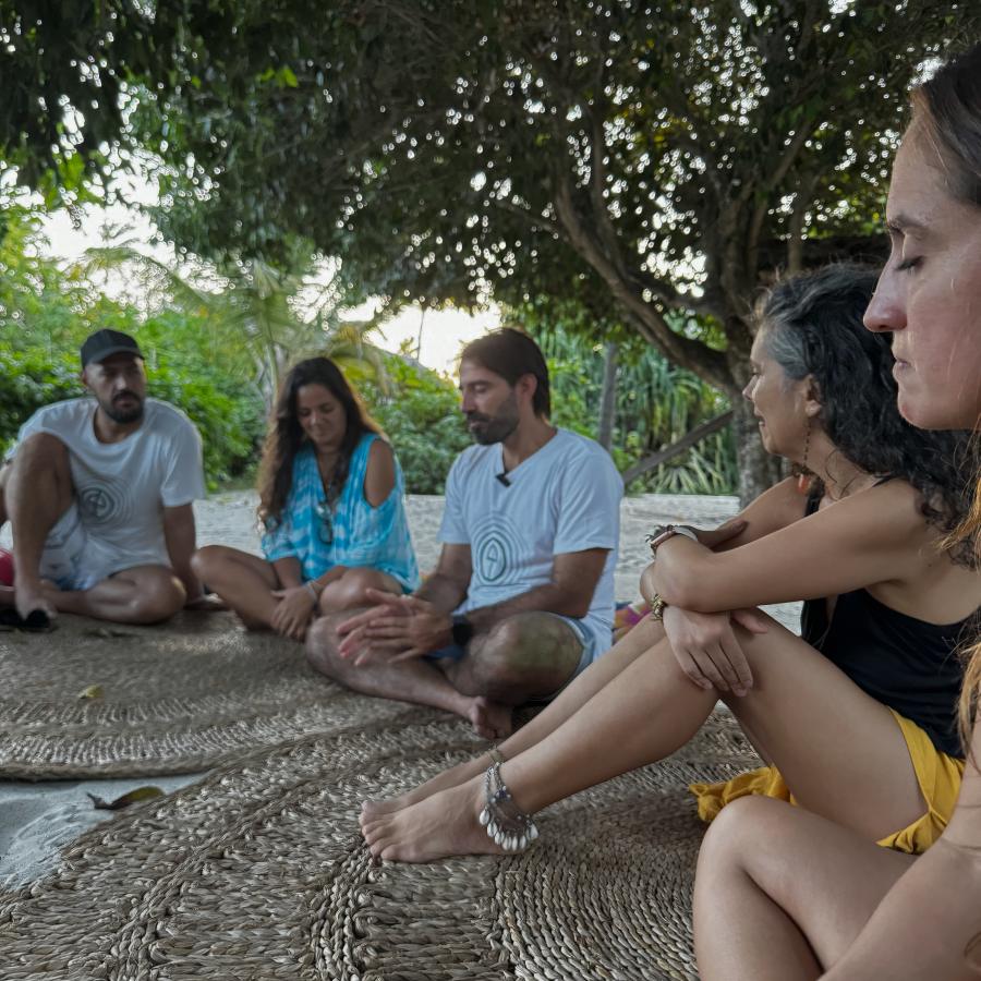 Desenvolvimento da CONEXÃO a partir da vulnerabilidade: aprender a considerar e acolher suas emoções, para assim desenvolver empatia para com o outro e se conectar de forma mais verdadeira com a vida.